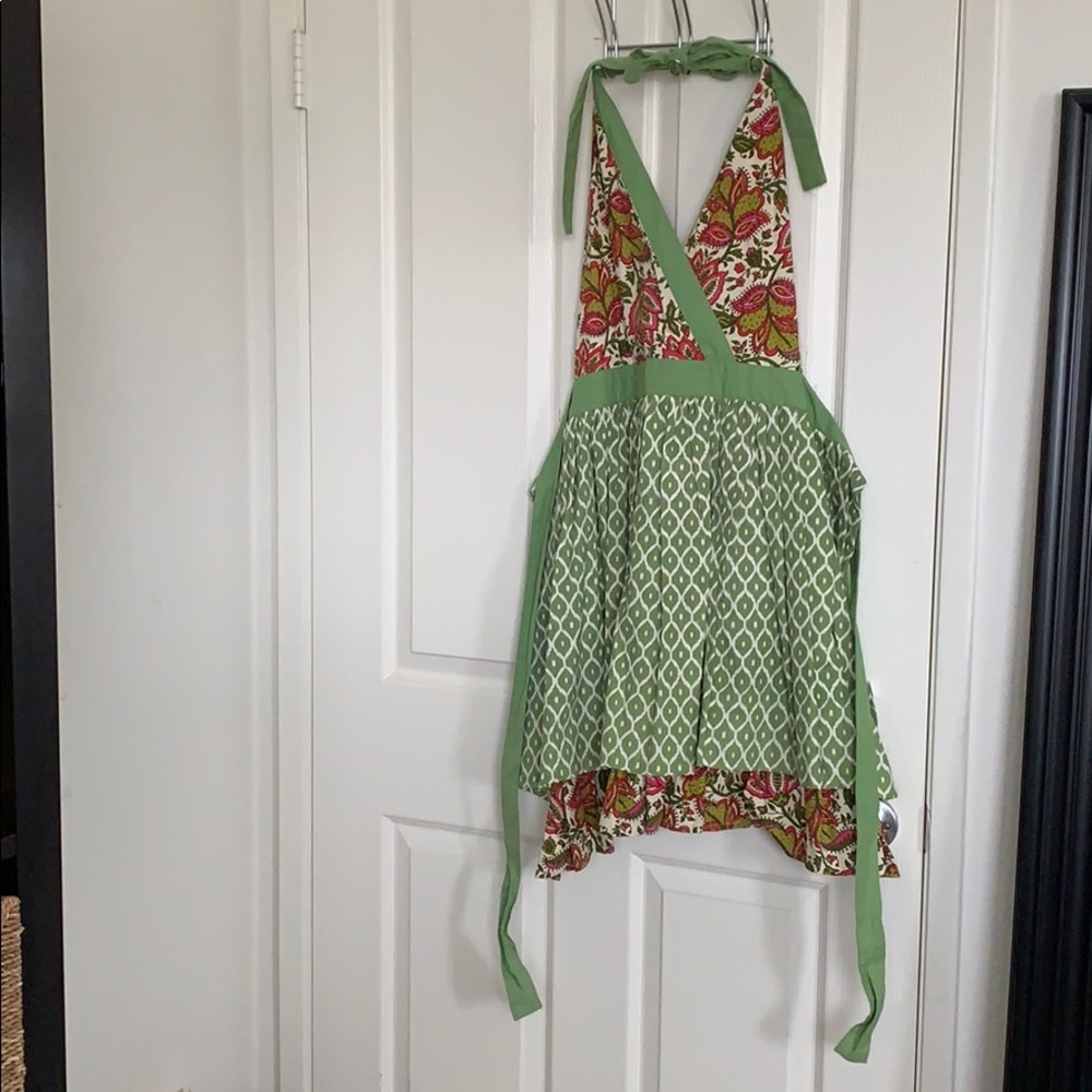 Colorful Tow’s Company paisley tie-back apron